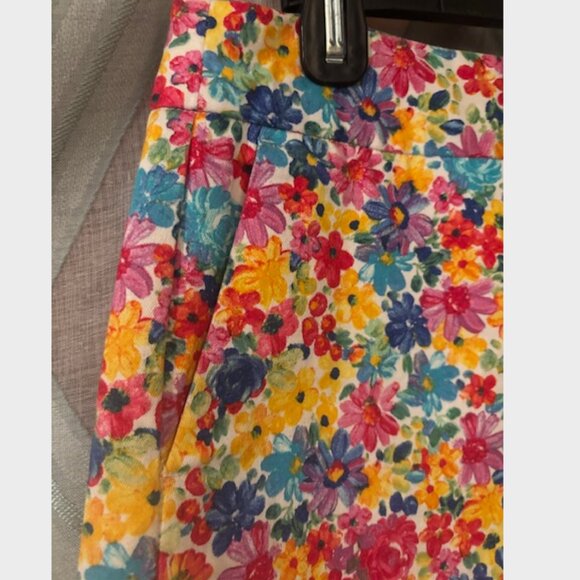 Floral Colorful Dress Shorts with Scalloped Detail - Picture 4 of 7
